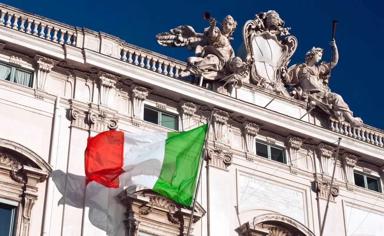 Autoridades de salud italianas bajo investigación por asesinato tras ocultar peligros de vacunas